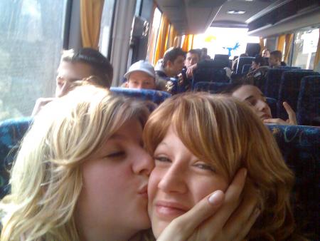 moi qui fe un gro bisous a adeline 
